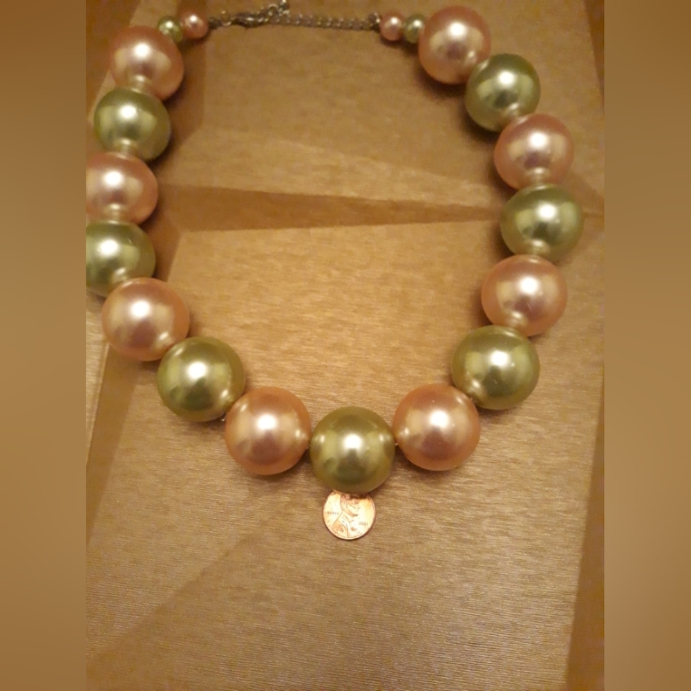 Pink and Green Pearl Necklace Set